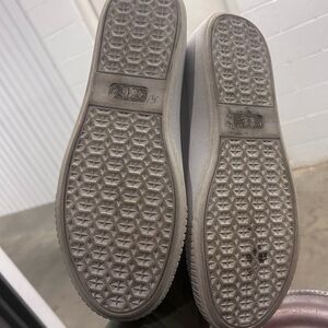 Classic Slip on Sneaker .